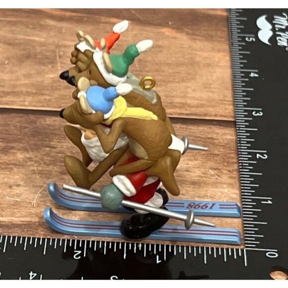 1998 HALLMARK KEEPSAKE ORNAMENT QX6776 DOWNHILL DASH SANTA SKIING W REINDEER - Picture 11 of 13